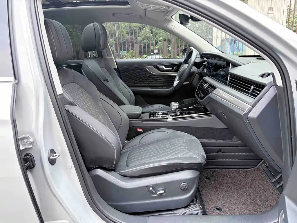 Hongqi HS5 2022