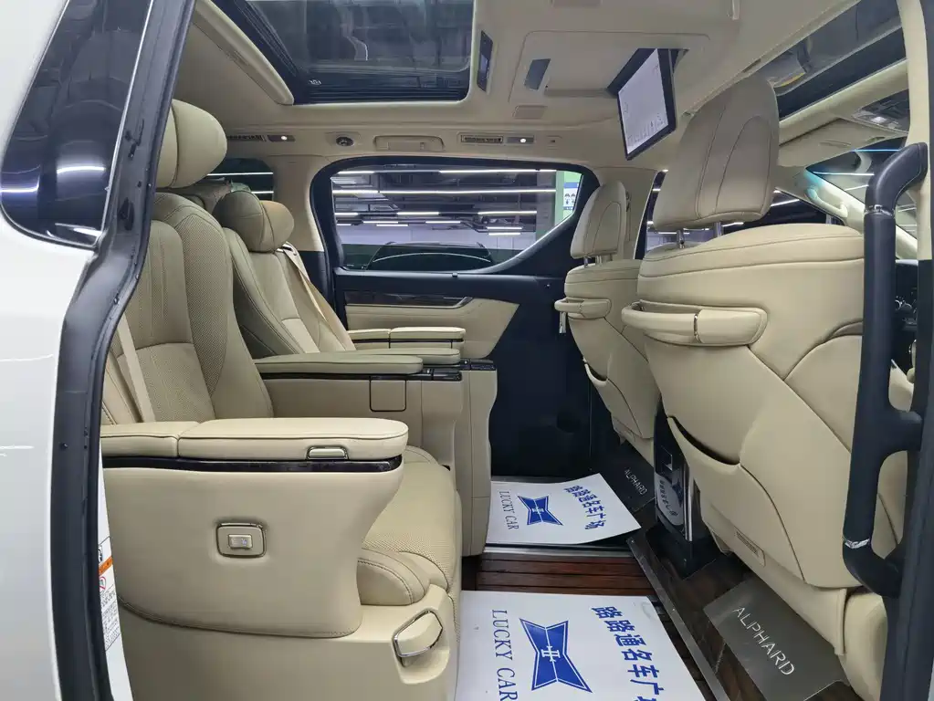 Toyota Alphard 2021 — фото 9
