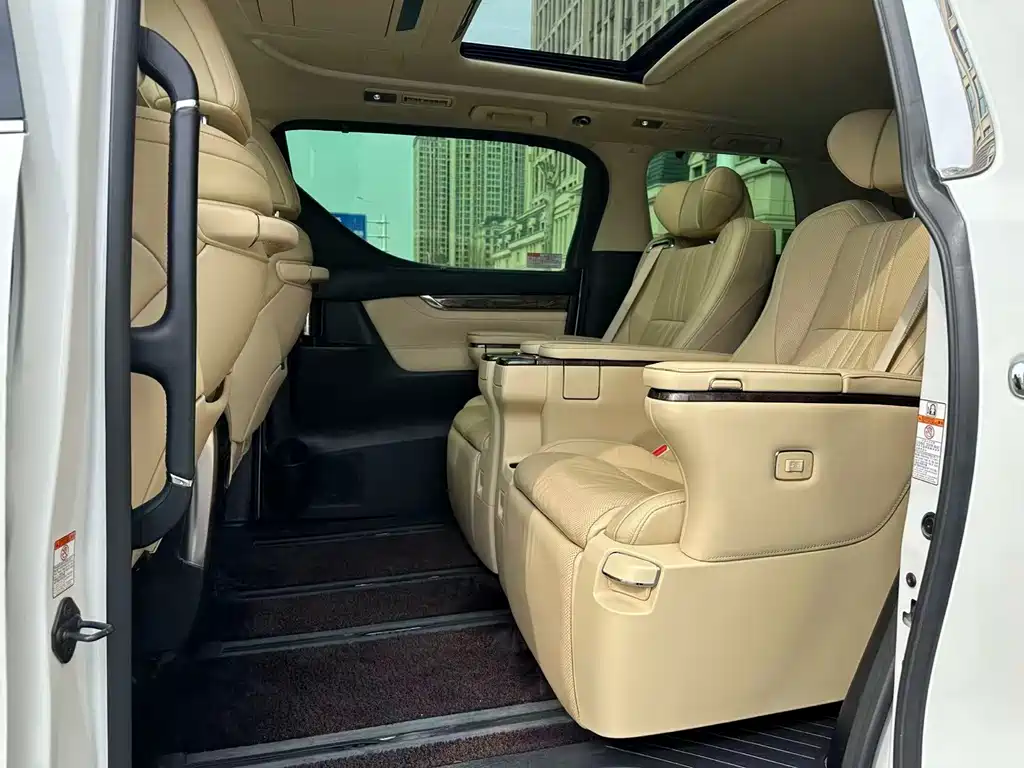 Toyota Alphard 2020 — фото 5