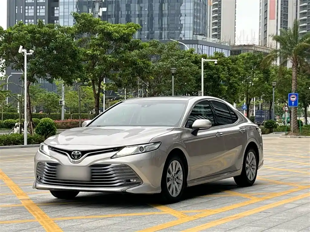 Toyota Camry 2020 — фото 2