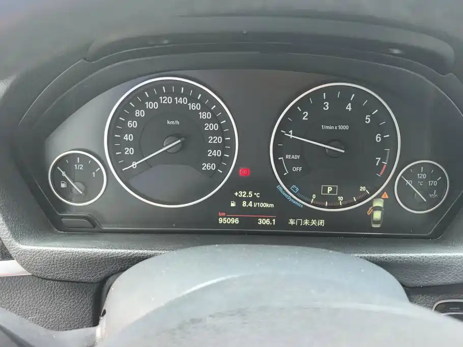 BMW 3 Series 2018 — фото 14