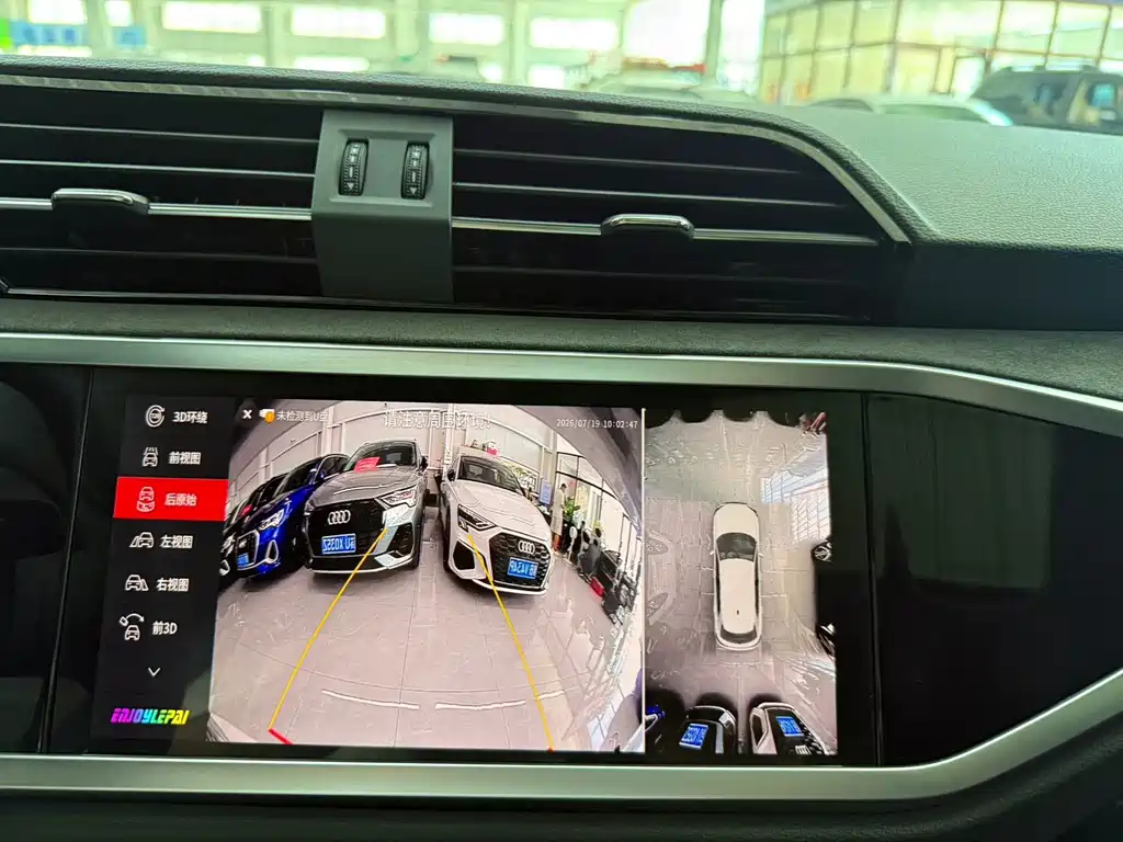 Audi Q3 Sportback 2023 — фото 11