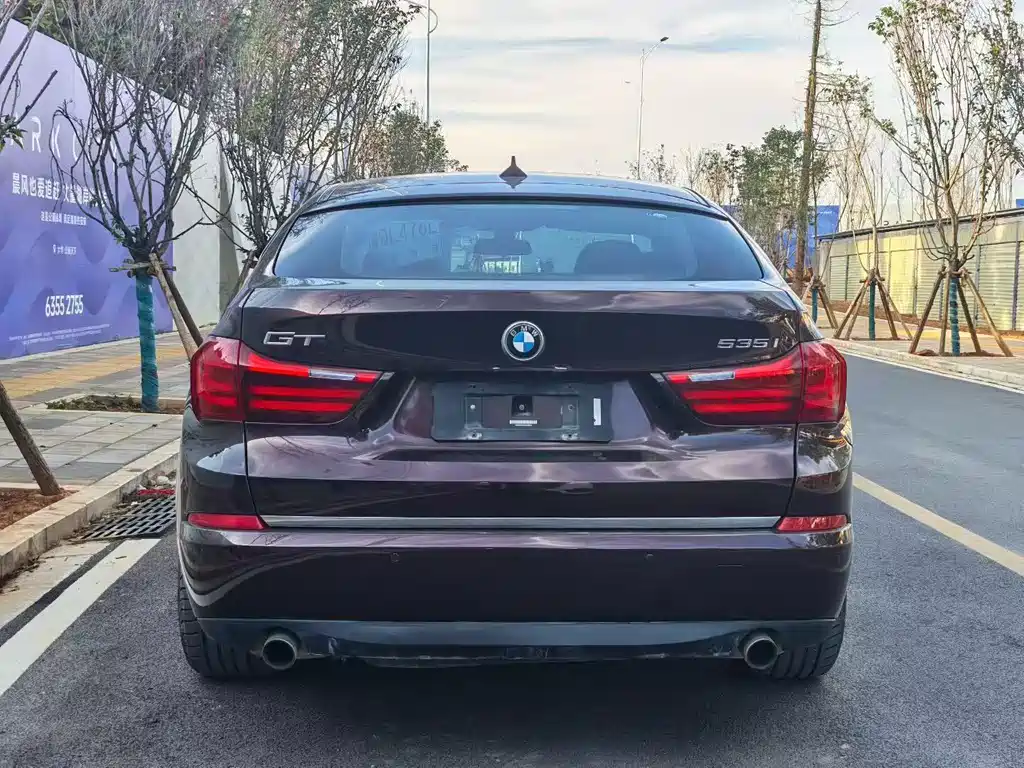 BMW 5 Series GT 2016 — фото 8
