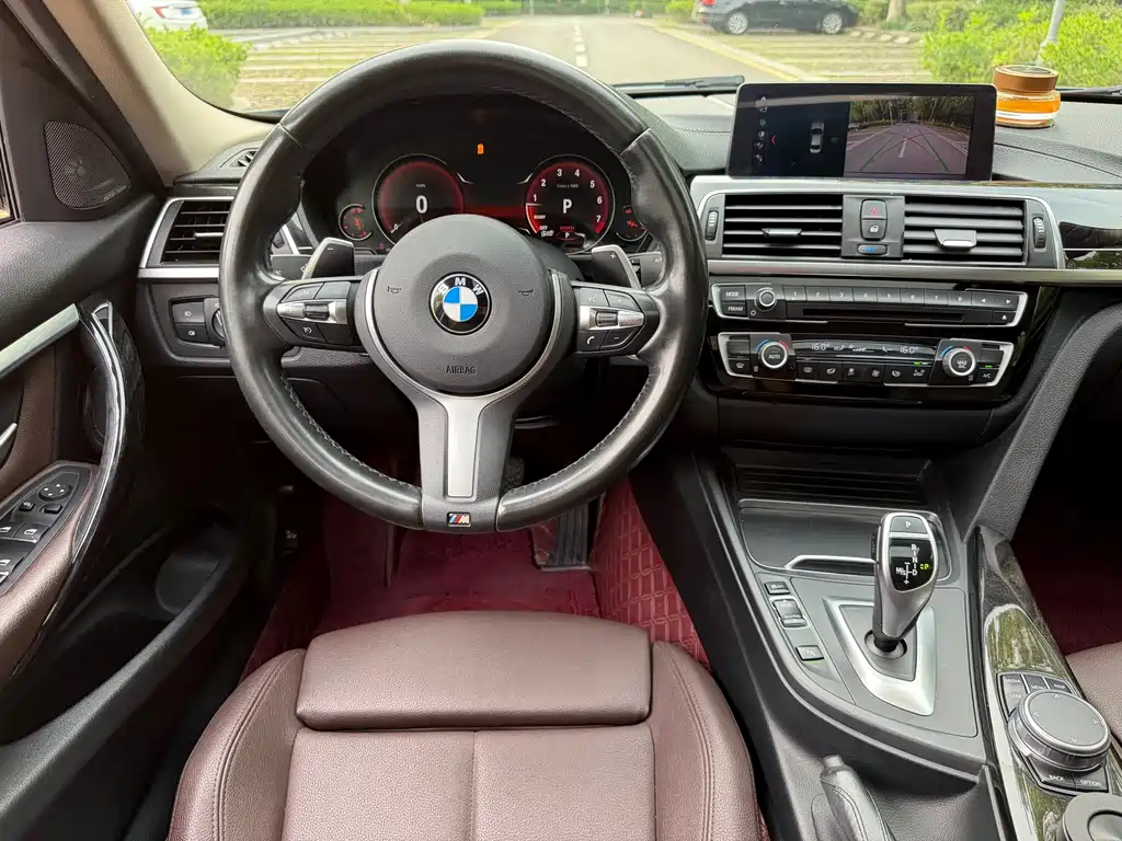 BMW 3 Series 2019 — фото 12