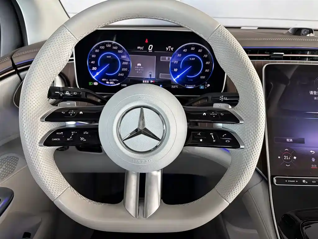 Mercedes-Benz EQE SUV 2025