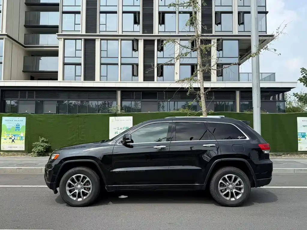 Jeep Grand Cherokee 2013 — фото 7