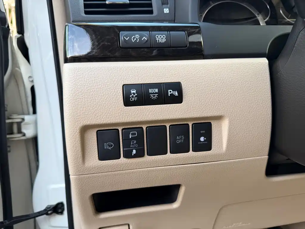 Toyota Alphard 2014 — фото 13