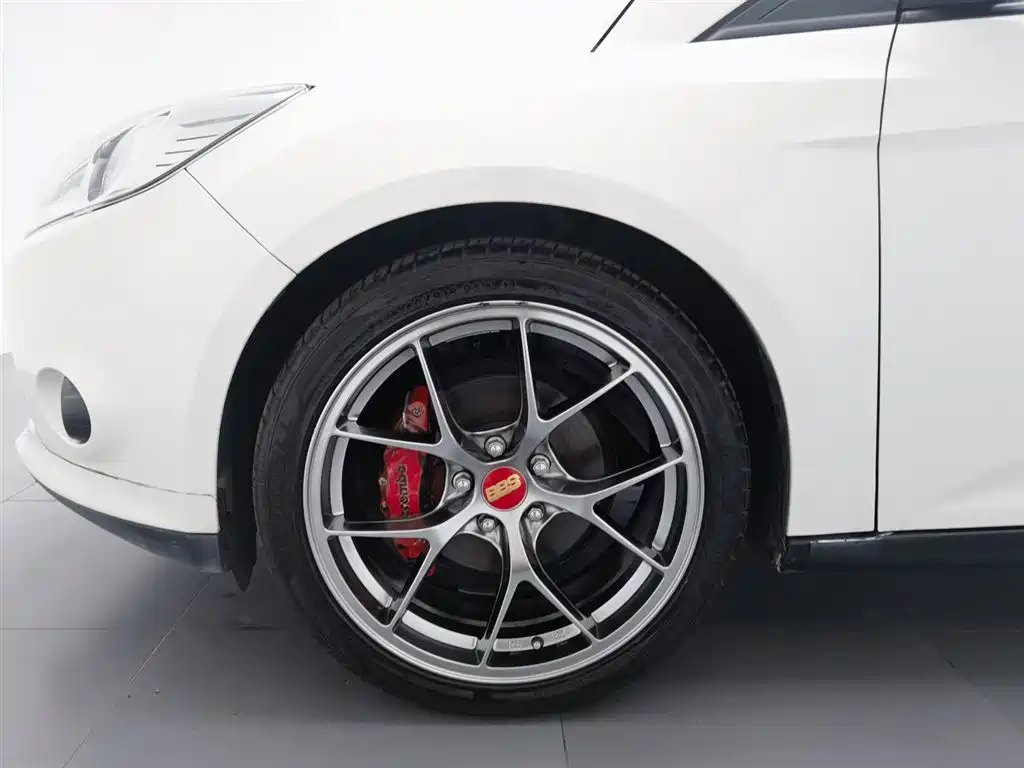Ford Focus 2015 — фото 17
