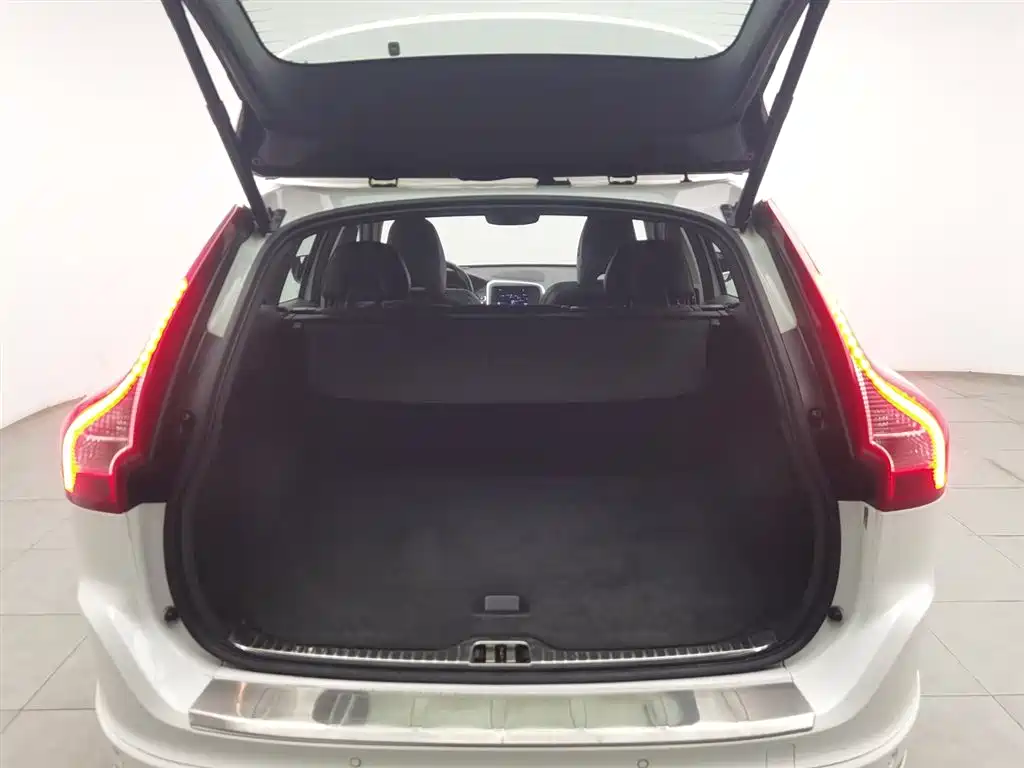 Volvo XC60 2015 — фото 16