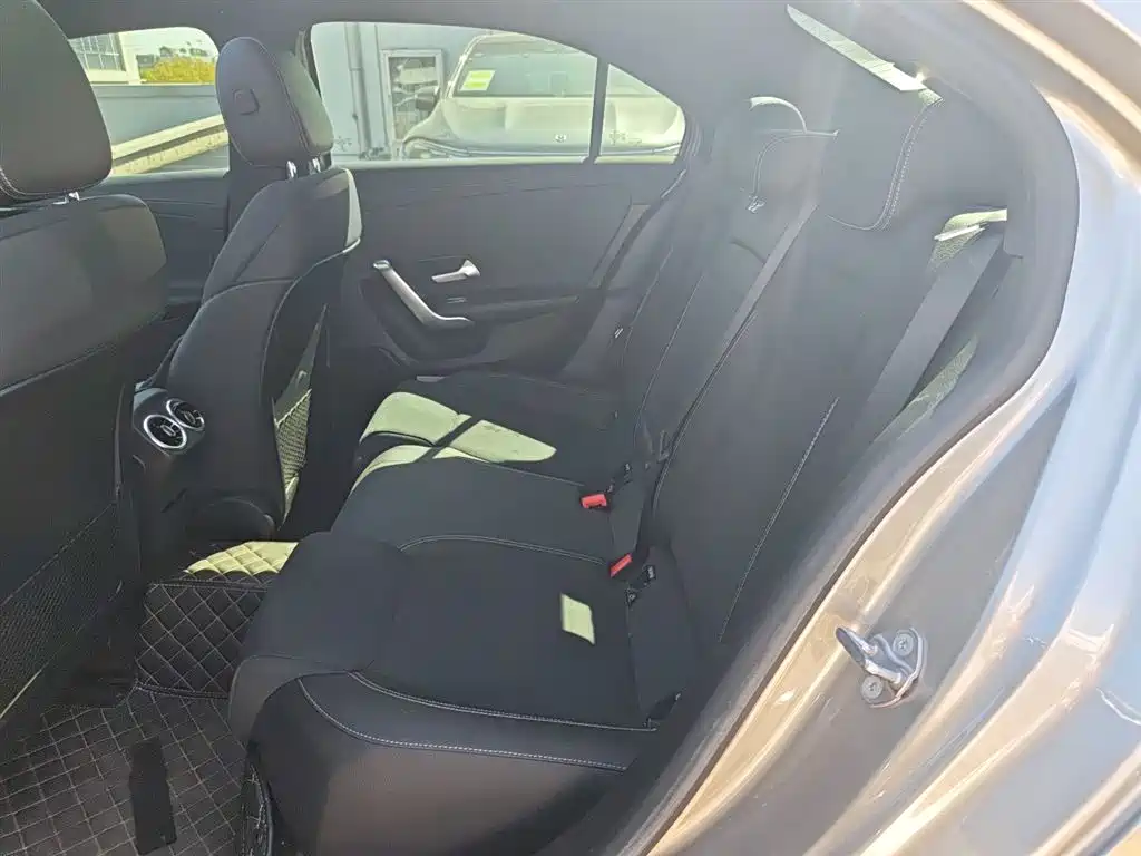 Mercedes-Benz A-Class 2020 — фото 24