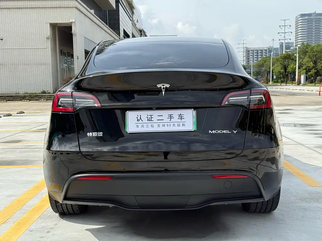 Tesla Model Y 2023 — фото 13