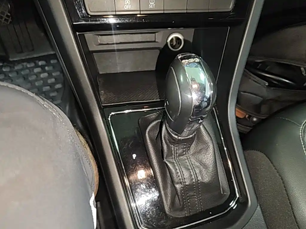 Volkswagen Touran 2017 — фото 14