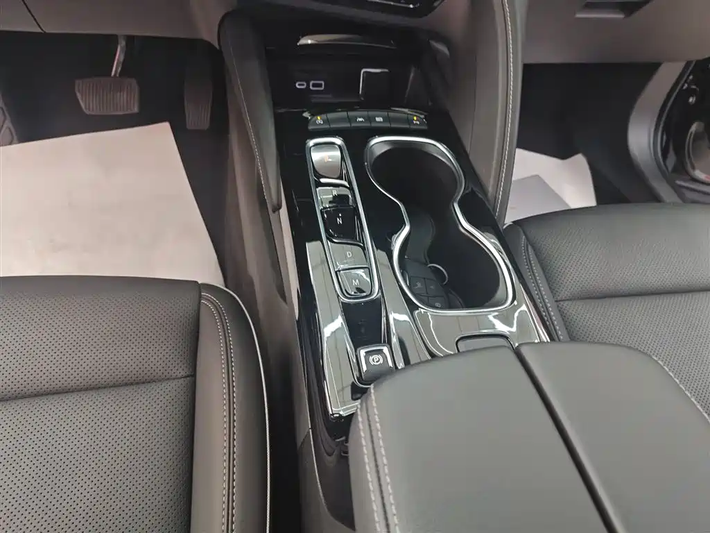 Buick Envision Plus 2023 — фото 14