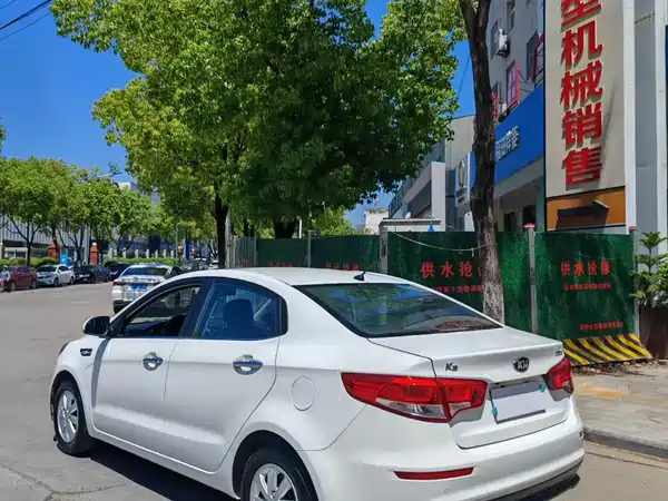 Kia K2 2015