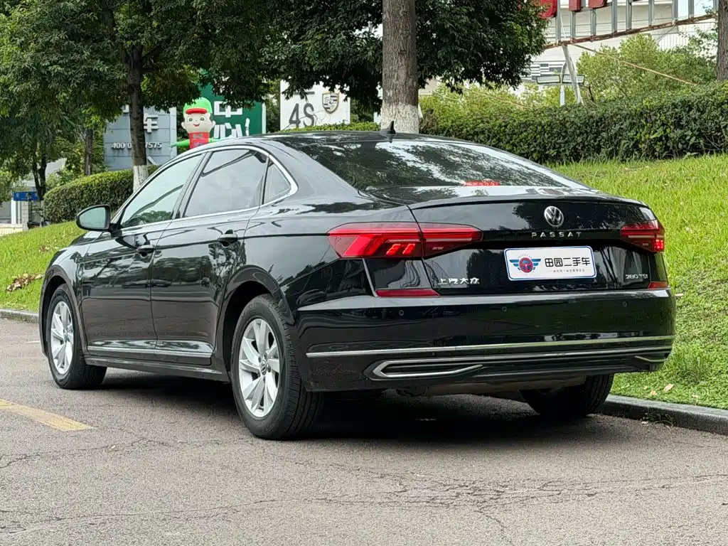 Volkswagen Passat 2022