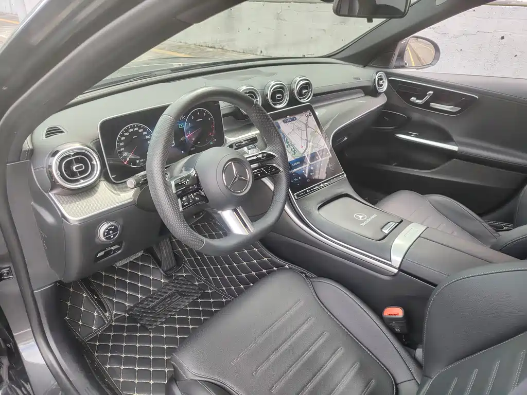 Mercedes-Benz C-Class 2024