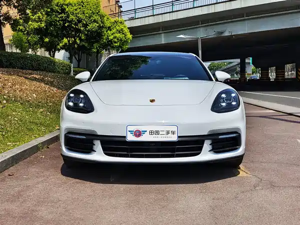 Porsche Panamera 2019