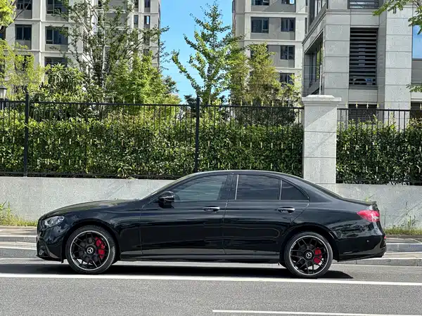 Mercedes-Benz E-Class 2022