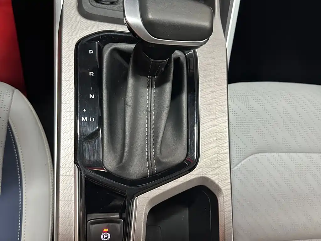 Geely Emgrand 2021 — фото 13