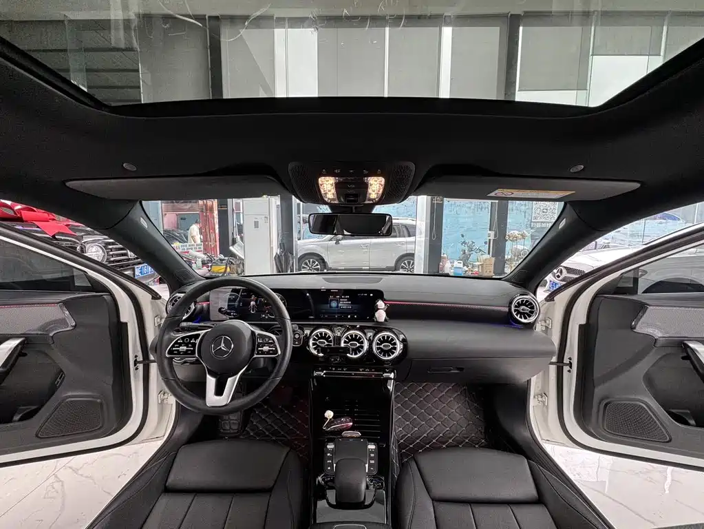 Mercedes-Benz A-Class 2021 — фото 15