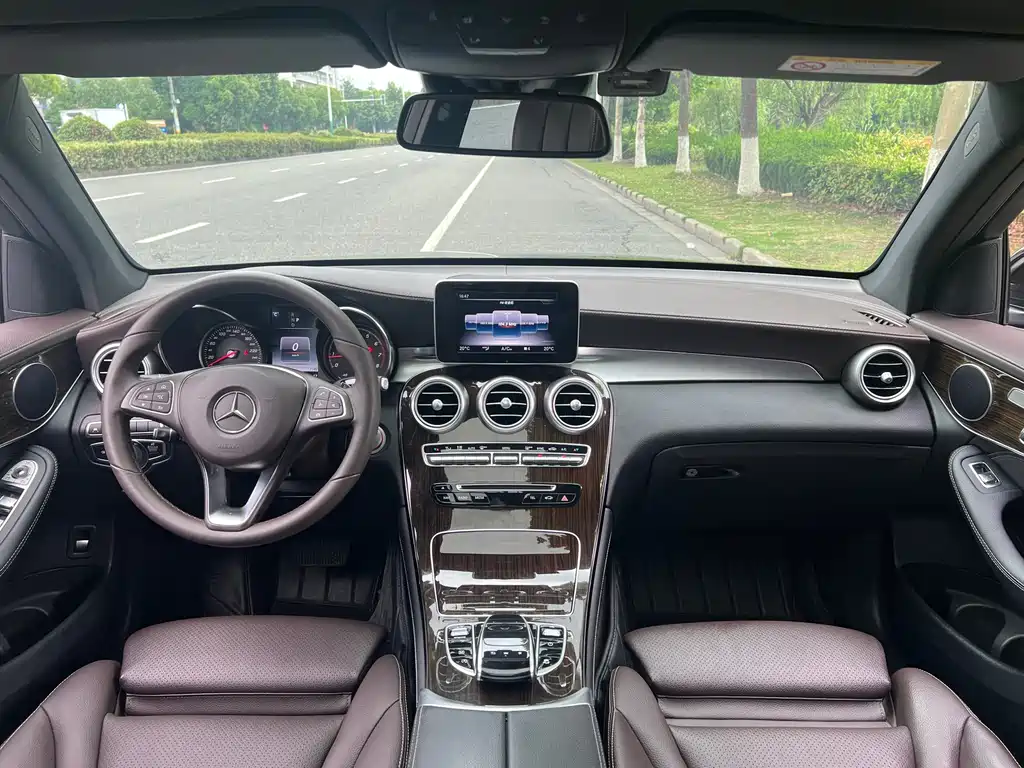 Mercedes-Benz GLC 2018 — фото 10