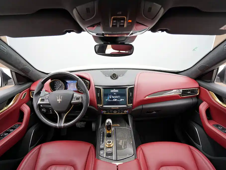 Maserati Levante 2017 — фото 11
