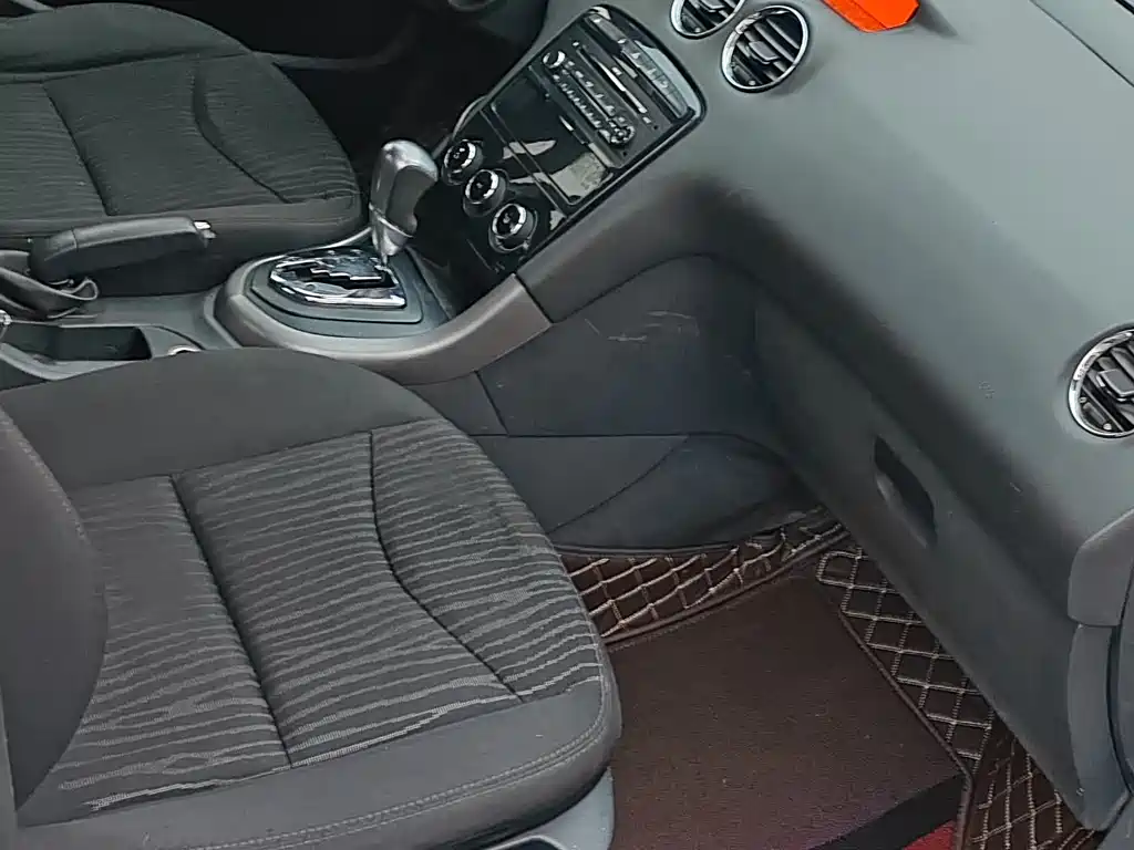 Peugeot 408 2014 — фото 10