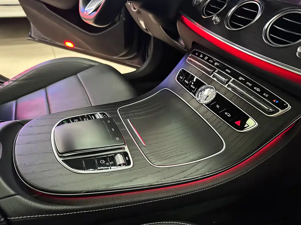 Mercedes-Benz E-Class 2020 — фото 13