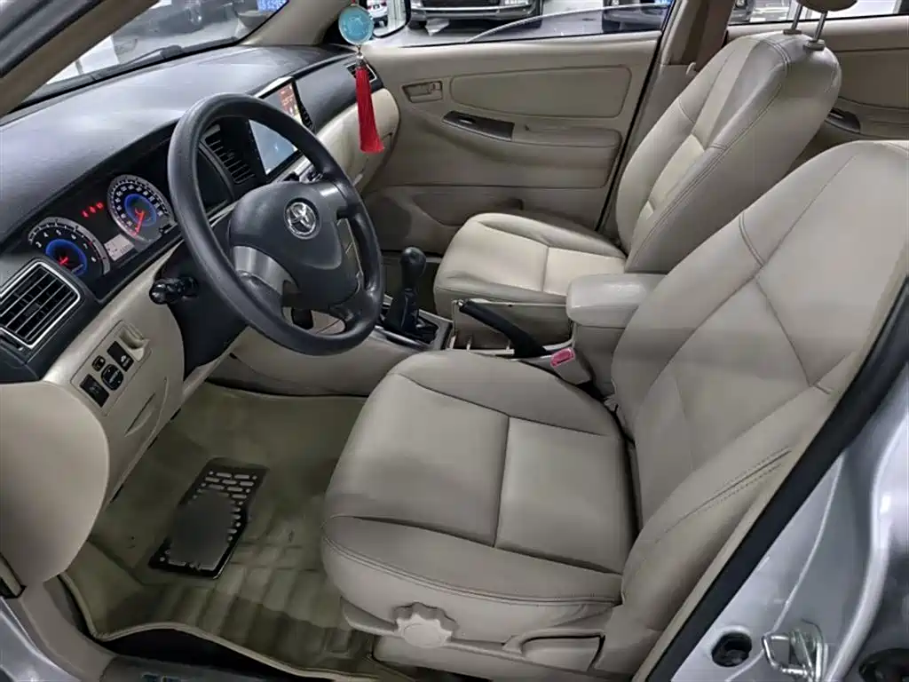 Toyota Corolla 2015 — фото 10
