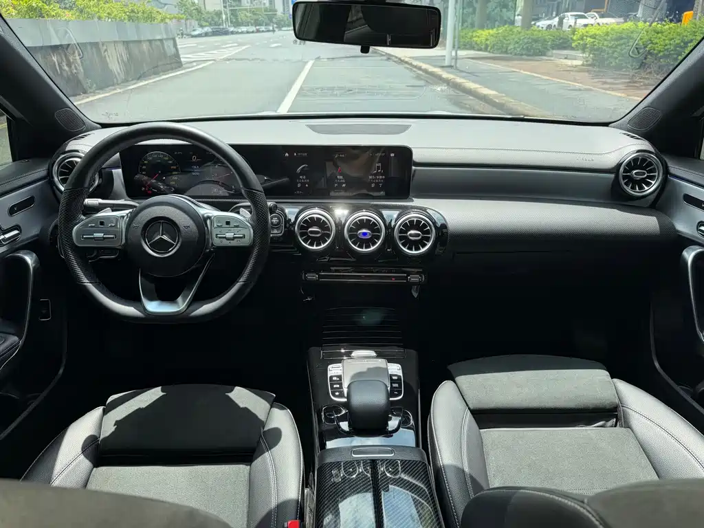 Mercedes-Benz A-Class 2019 — фото 23