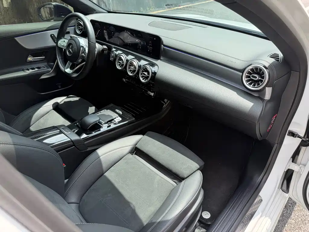 Mercedes-Benz A-Class 2019 — фото 20
