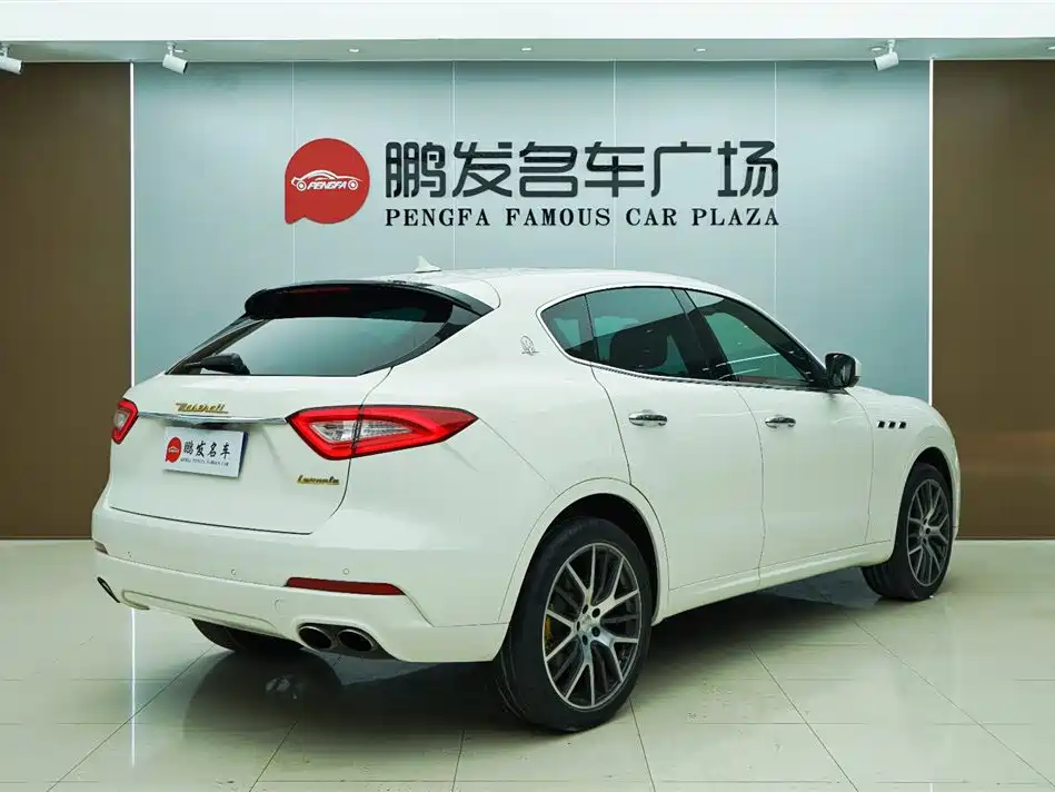 Maserati Levante 2017 — фото 17