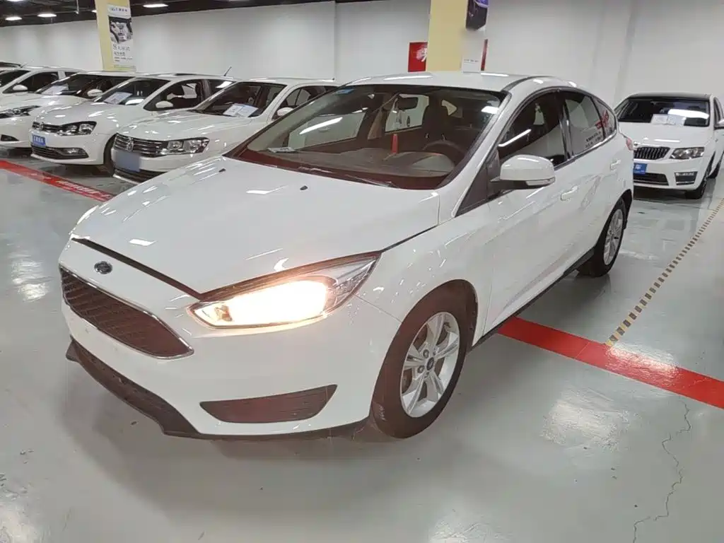 Ford Focus 2018 — фото 1