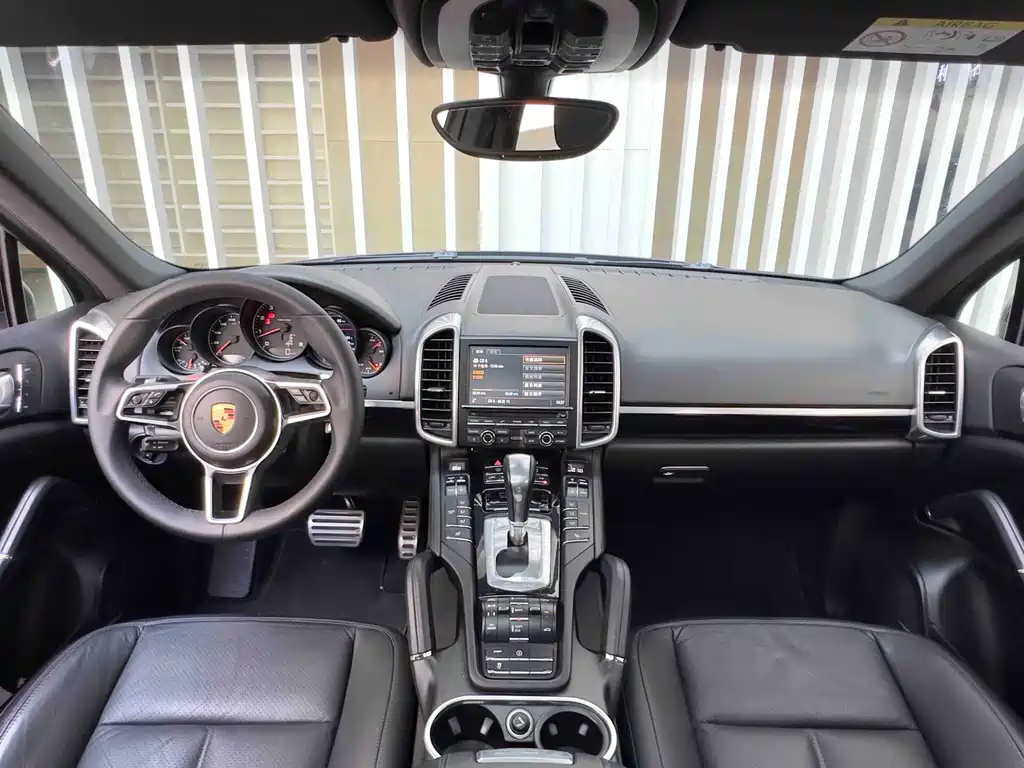 Porsche Cayenne 2015 — фото 13