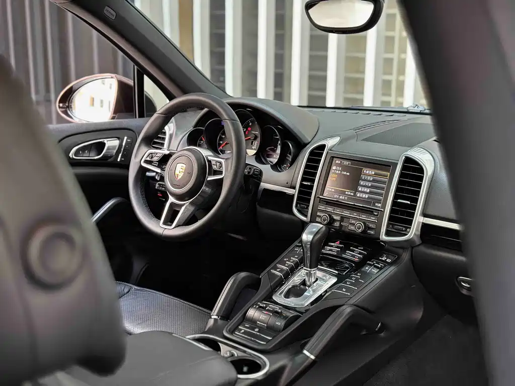 Porsche Cayenne 2015 — фото 20