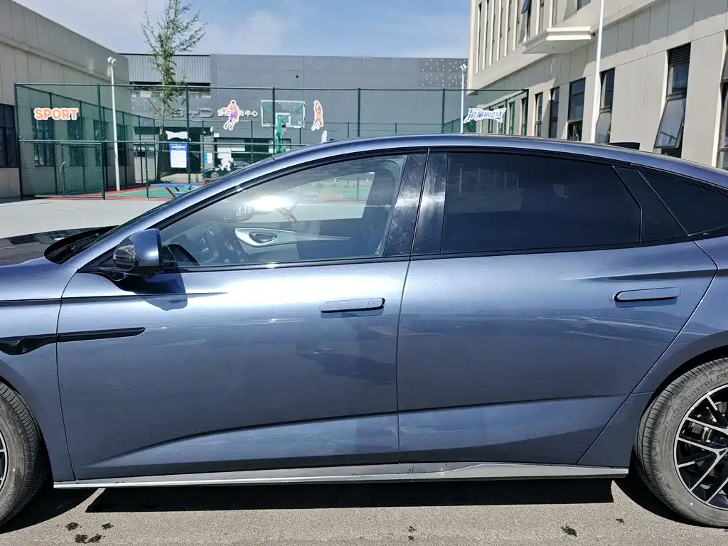 BYD Seal 07 DM-i 2025 — фото 18