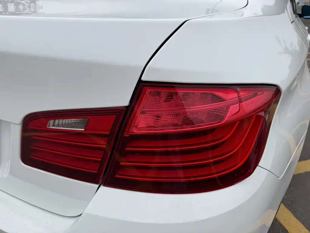 BMW 5 Series 2015 — фото 19