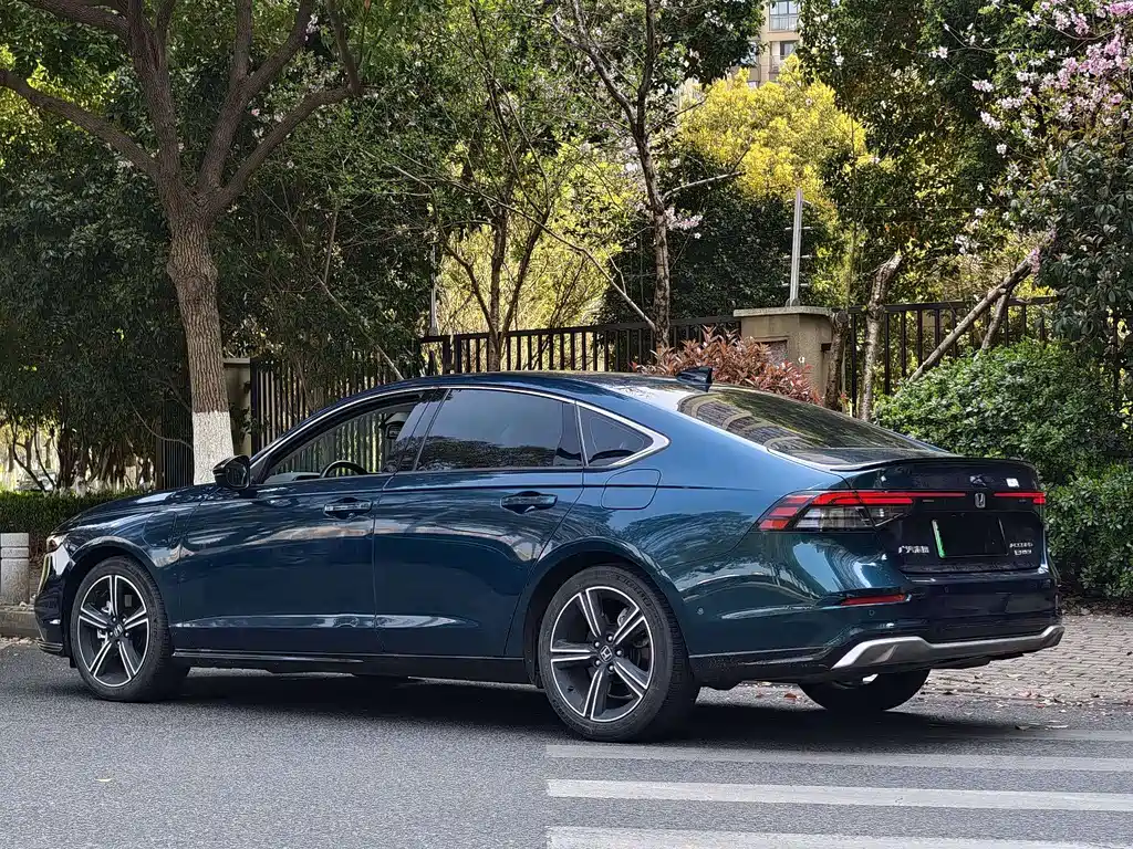 Honda Accord New Energy 2023 — фото 3