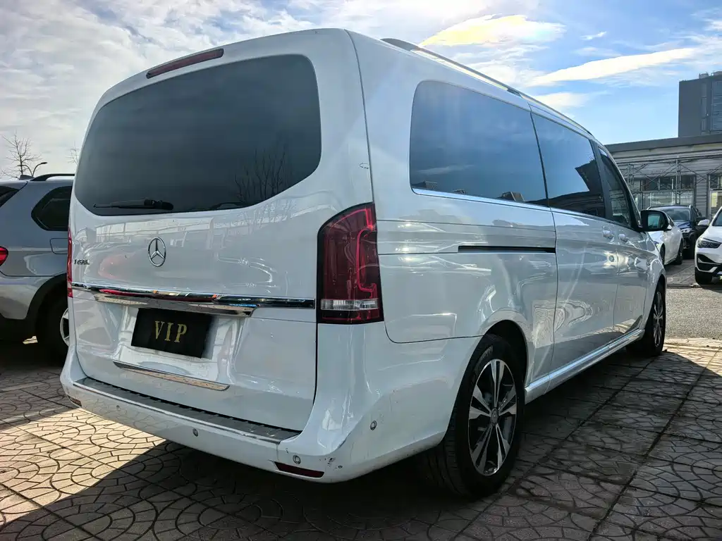 Mercedes-Benz V-Class 2016 — фото 26