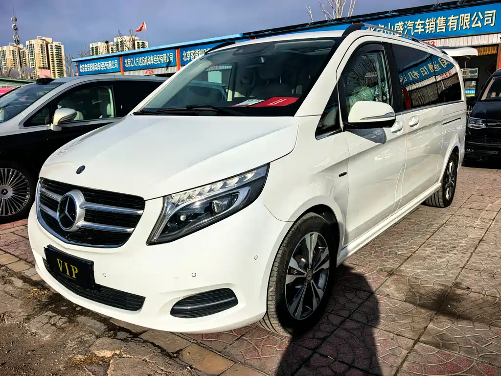 Mercedes-Benz V-Class 2016 — фото 1
