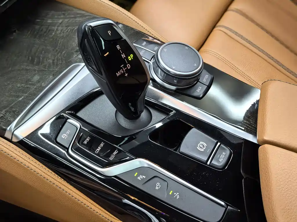 BMW 6 Series GT 2019 — фото 18