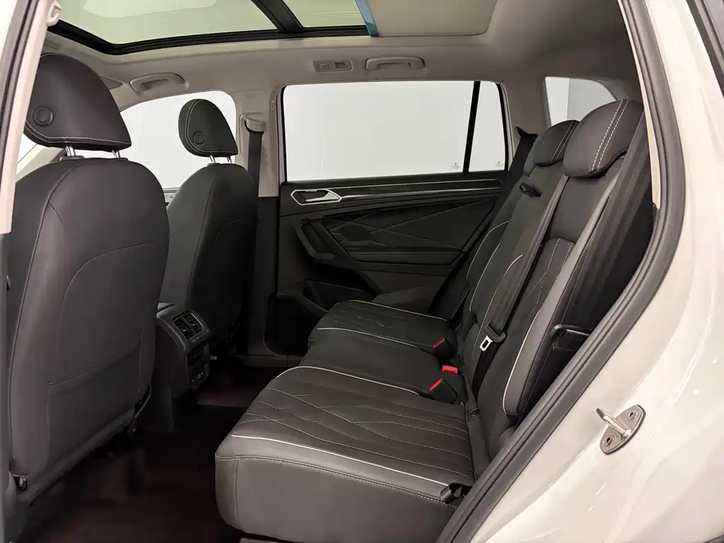 Volkswagen Tiguan L 2022 — фото 13