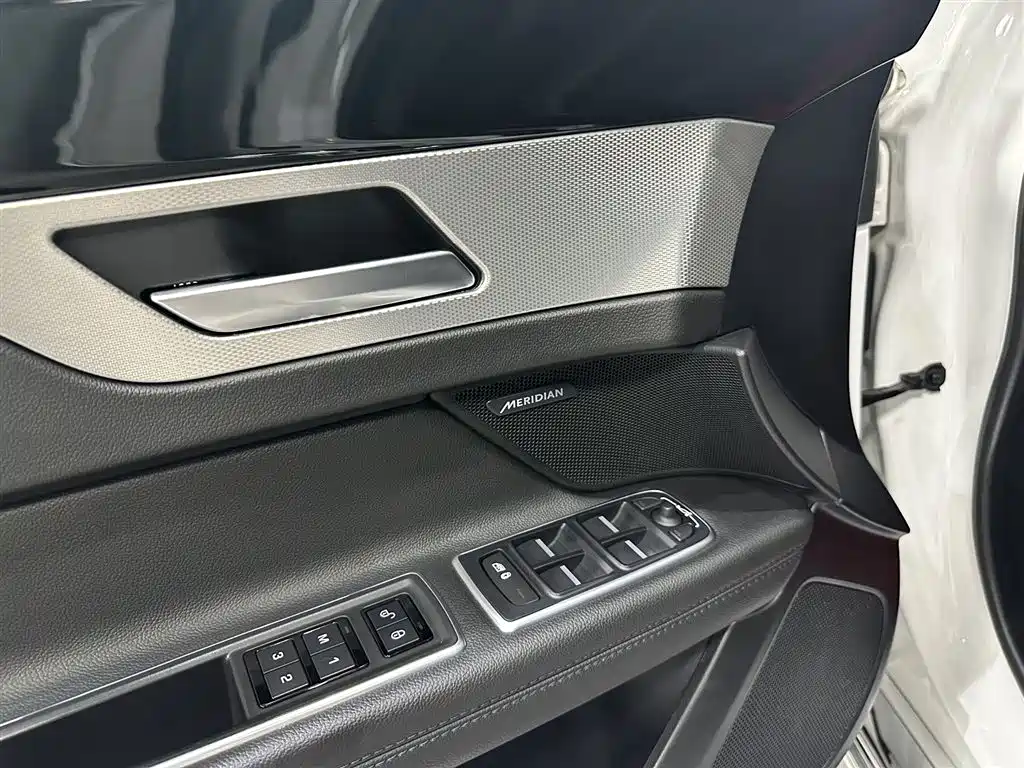 Jaguar XFL 2021 — фото 16