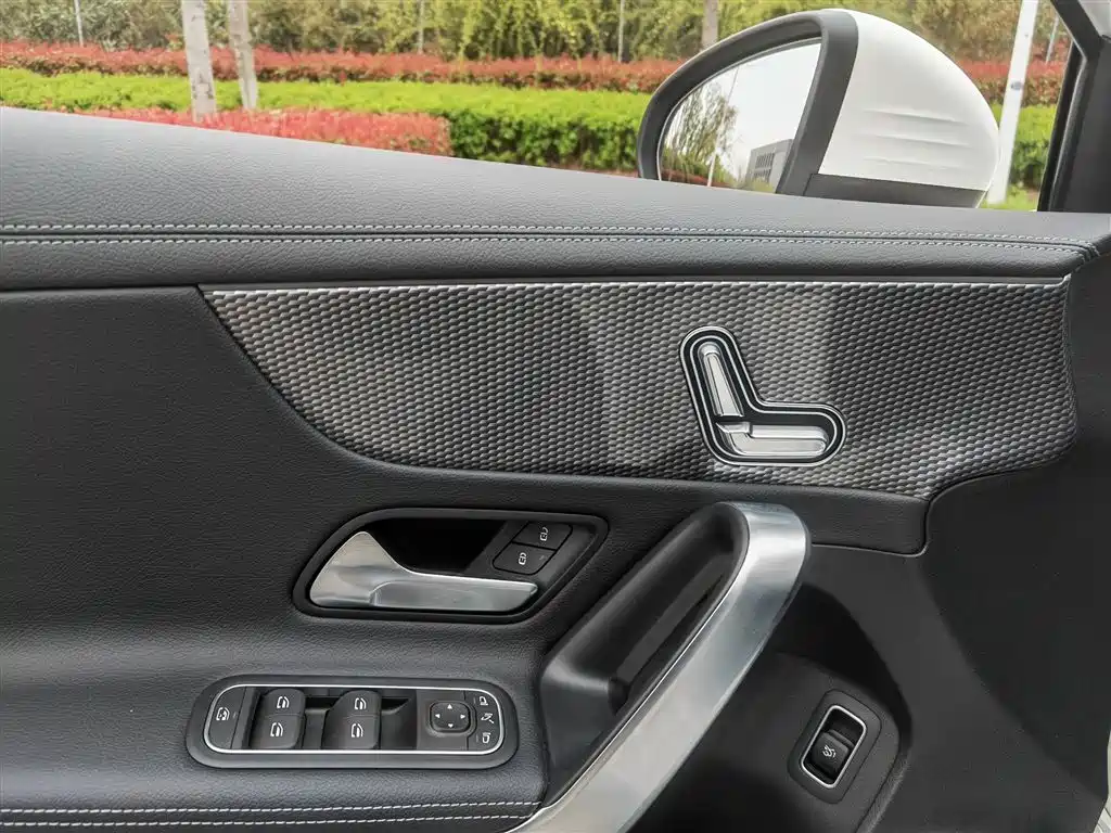 Mercedes-Benz A-Class 2022 — фото 18