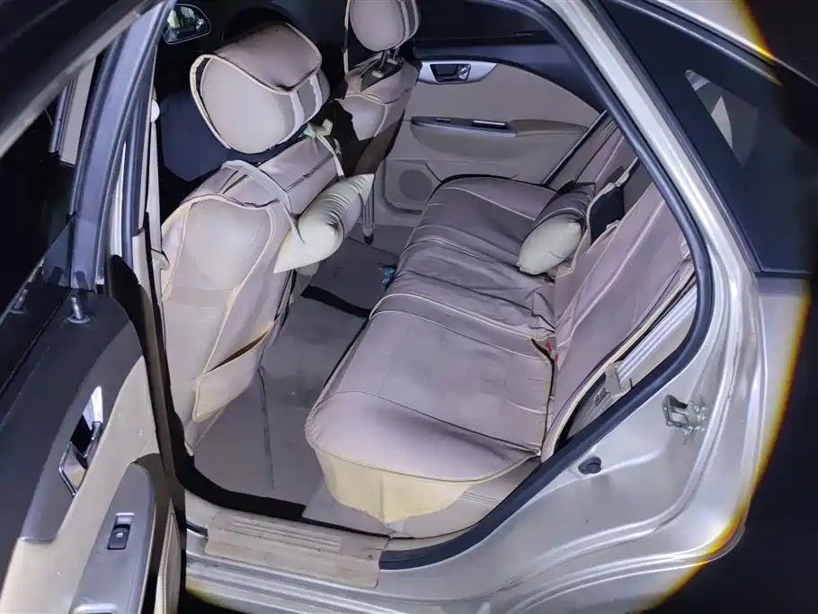 Buick Excelle 2014 — фото 11