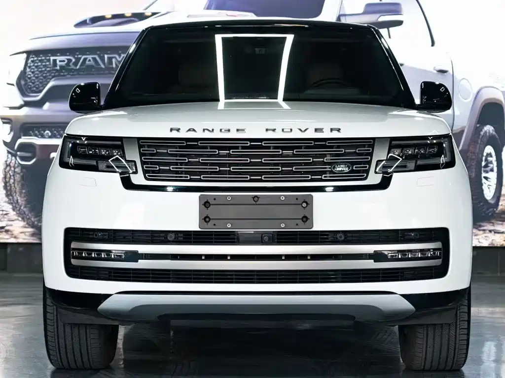 Land Rover Range Rover 2024 — фото 2