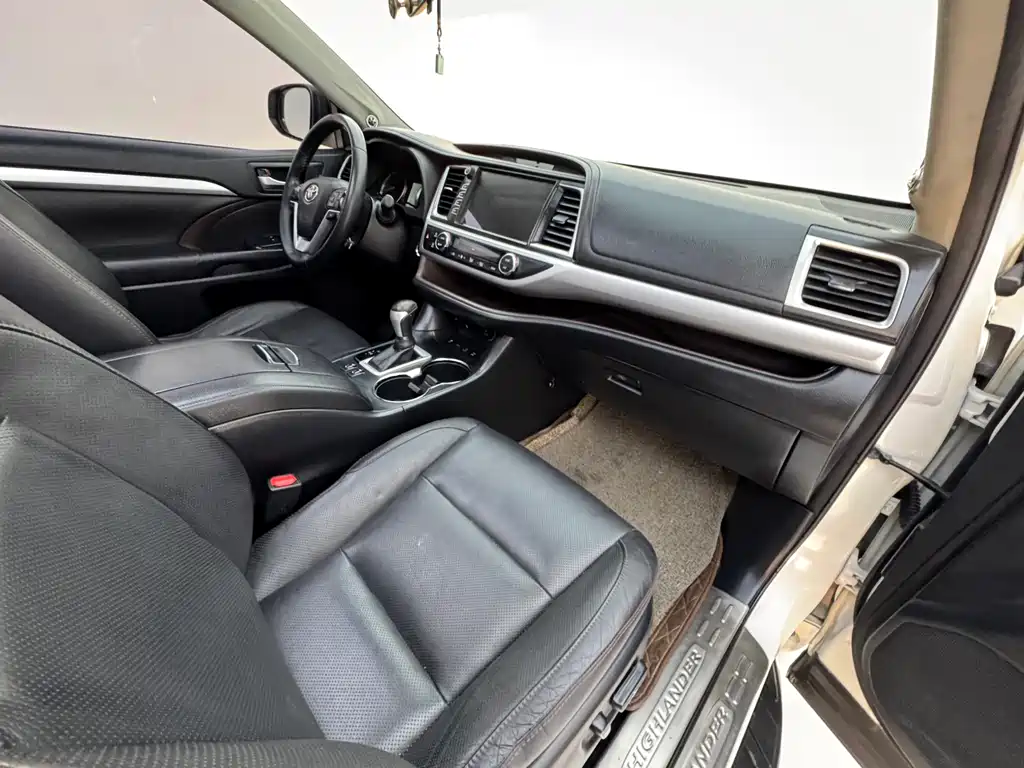 Toyota Highlander 2016 — фото 18
