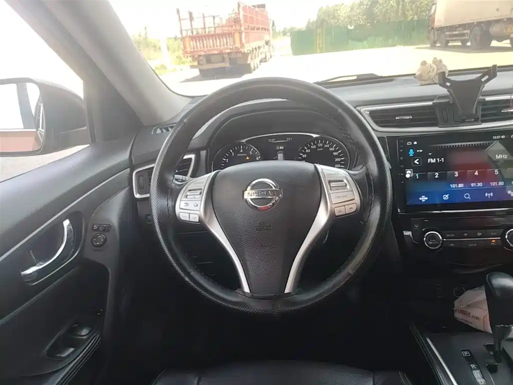 Nissan X-Trail 2015 — фото 11