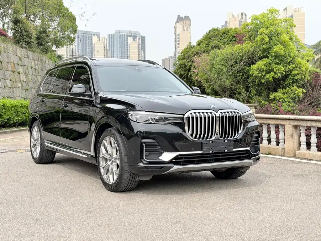 BMW X7 2021 — фото 3