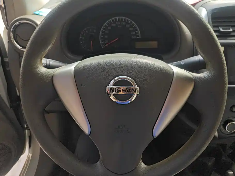 Nissan Sunny 2015 — фото 15